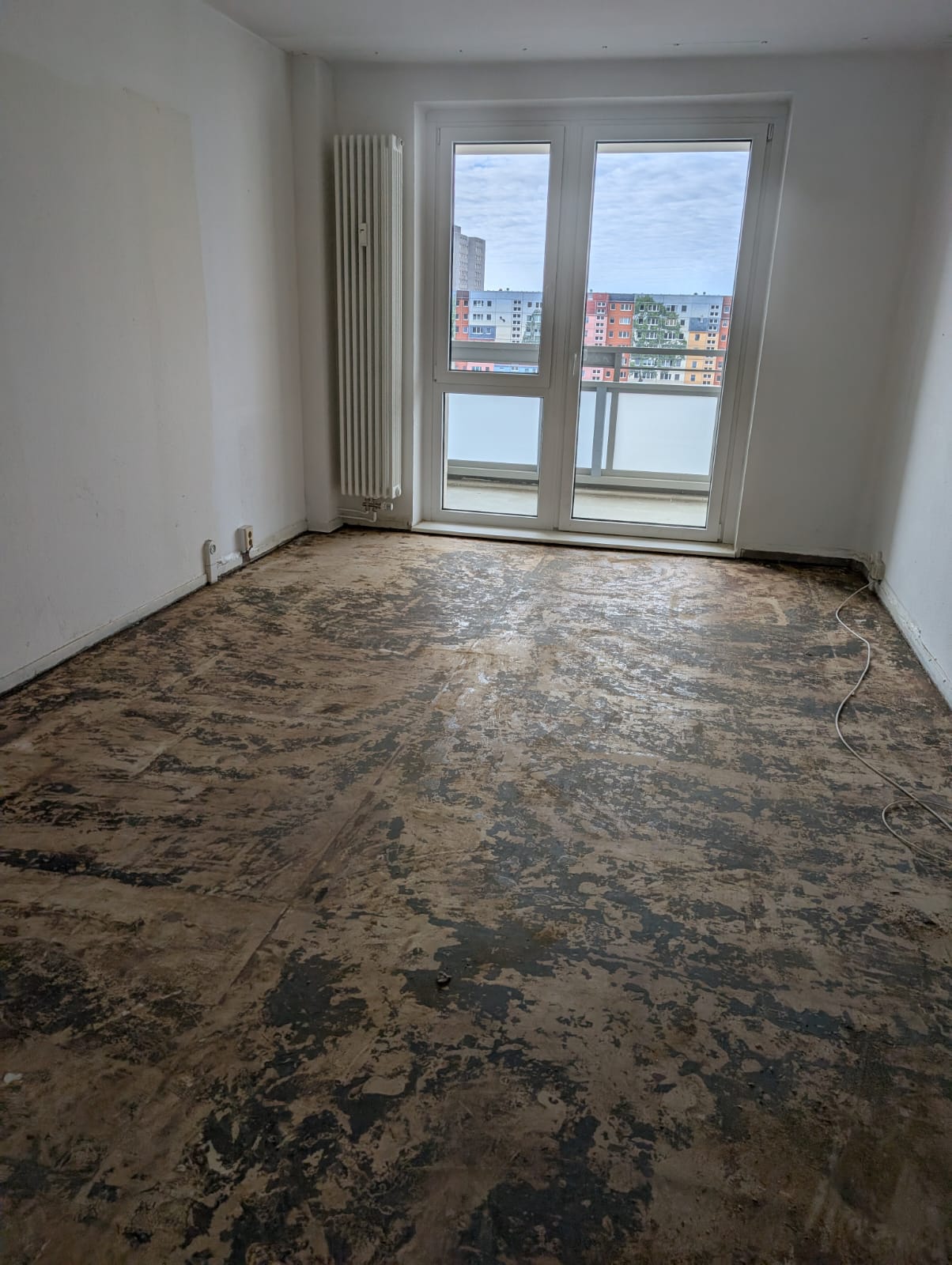Entrümpelung Berlin inkl. Laminatentfernung – Fercon Festpreis Service
