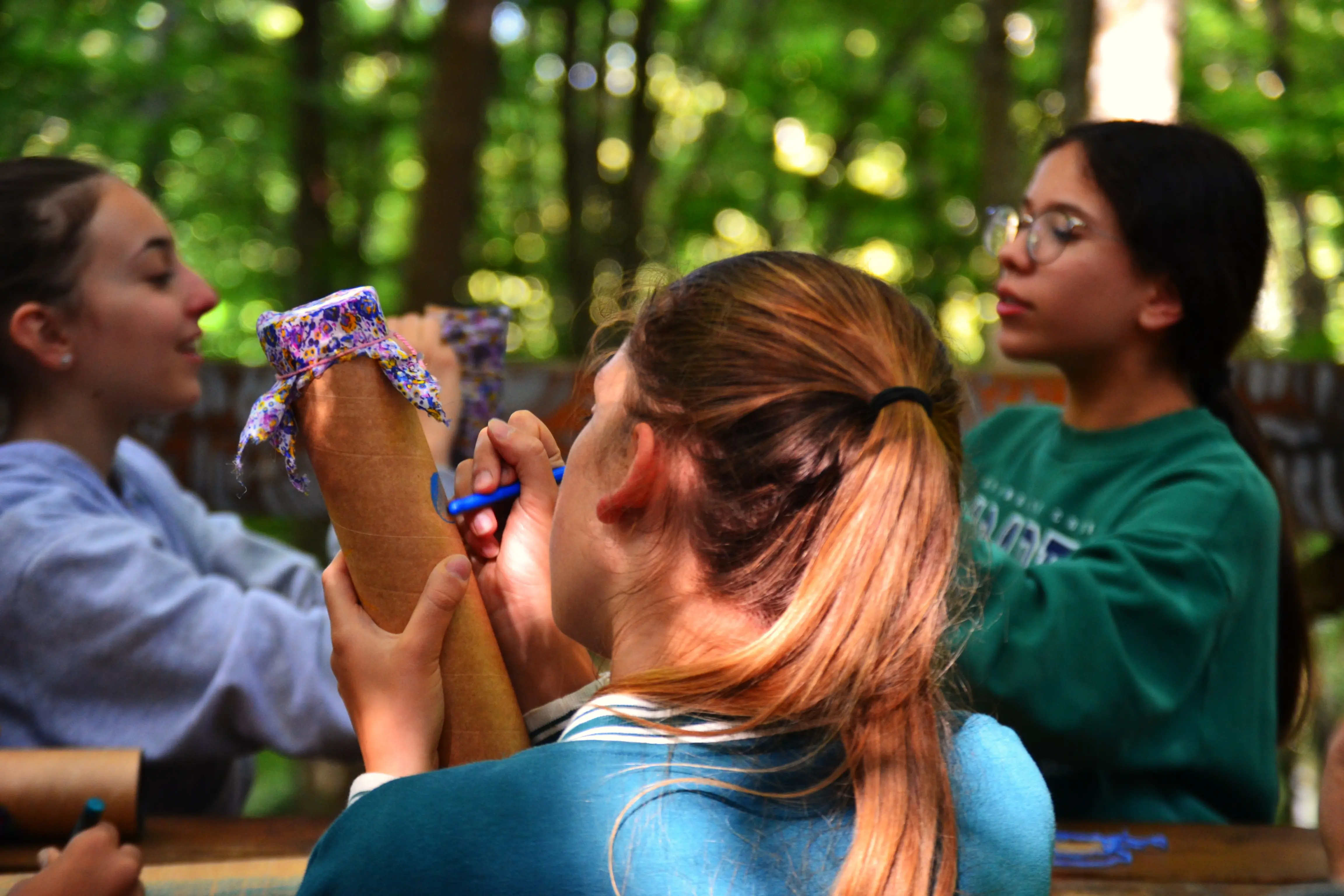Andrea Modesti, istruttore di survival e bushcraft, esperto in campi avventura per ragazzi e corsi di sopravvivenza outdoor