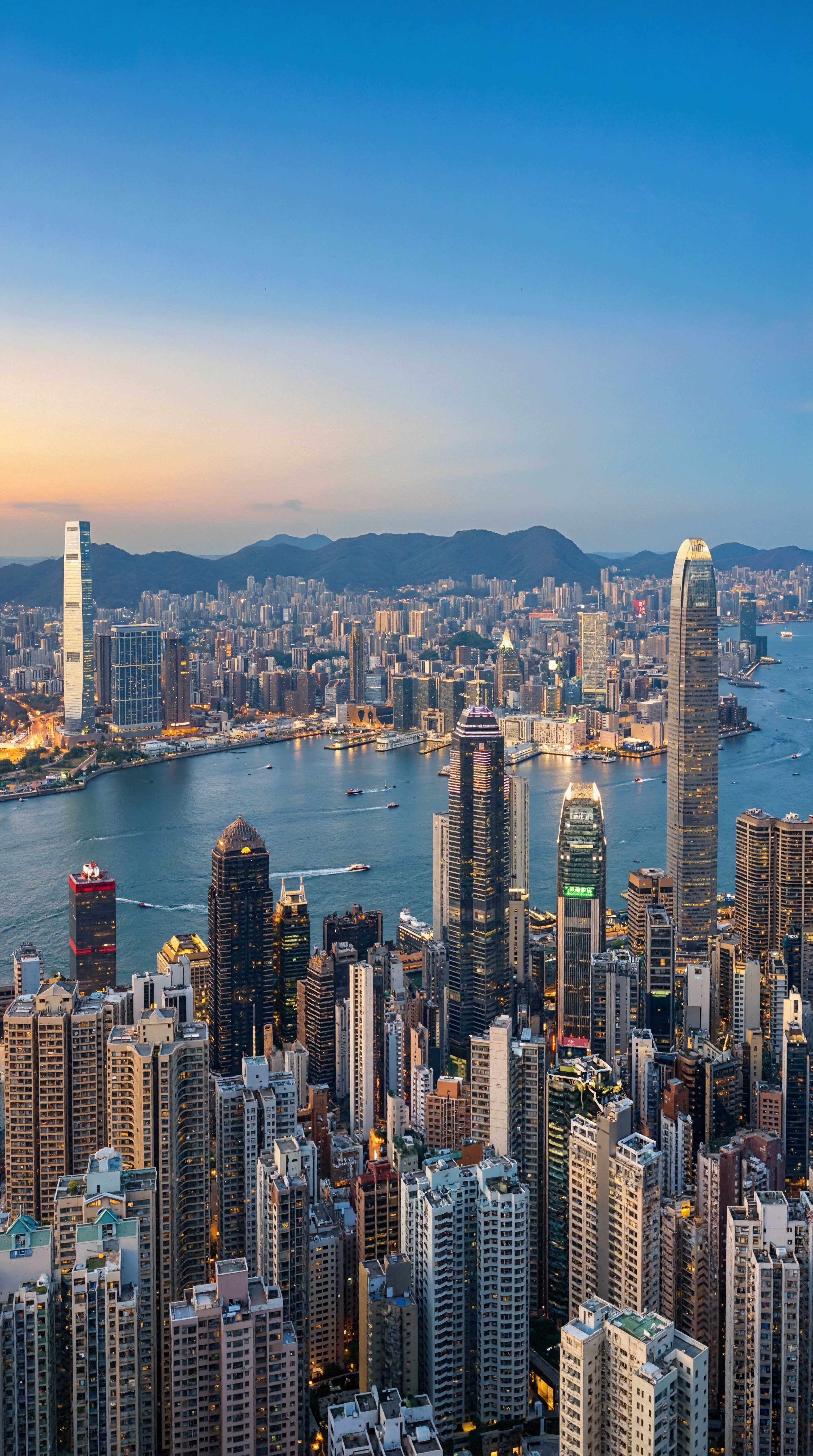 香港中小型企業開幕剪綵儀式現場，提供精緻商務酒會小食及紅酒統籌，適合周年晚宴與品牌發佈會。