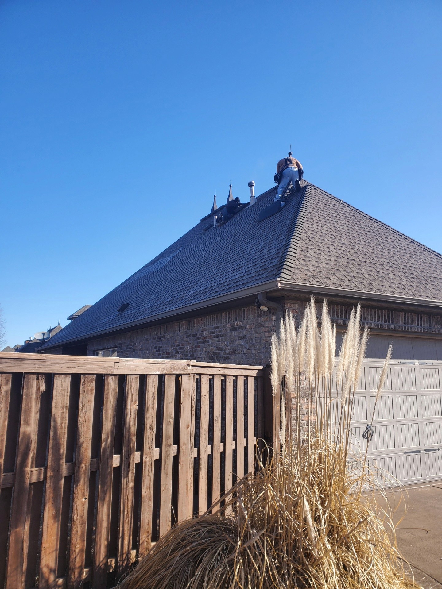 Taylor Made Roofing. Preforms a Roof Repair