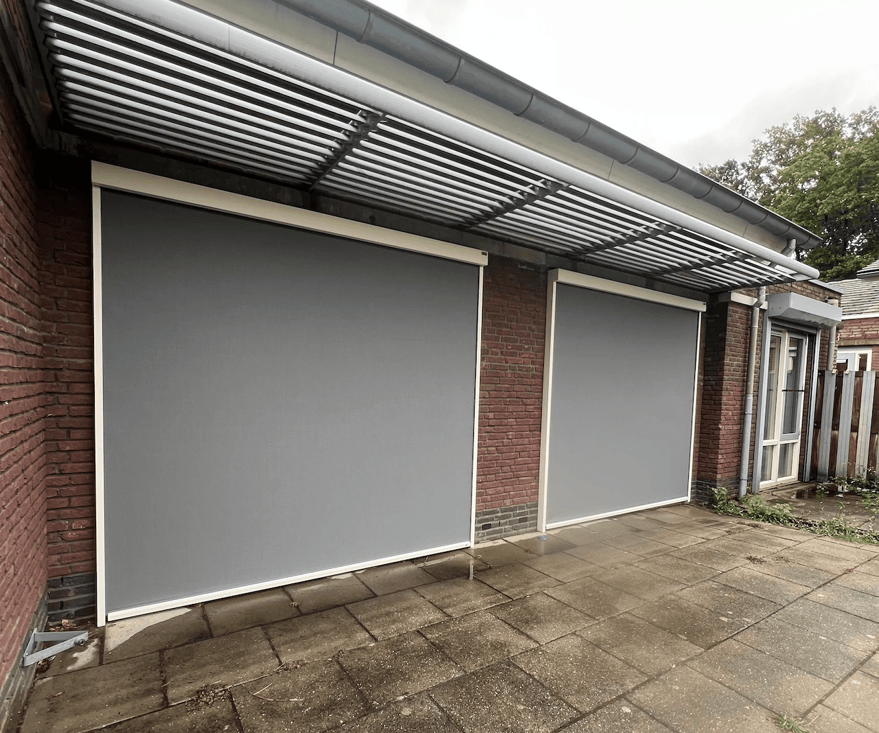 Zonwering op bedrijfspand - door Dugreja
