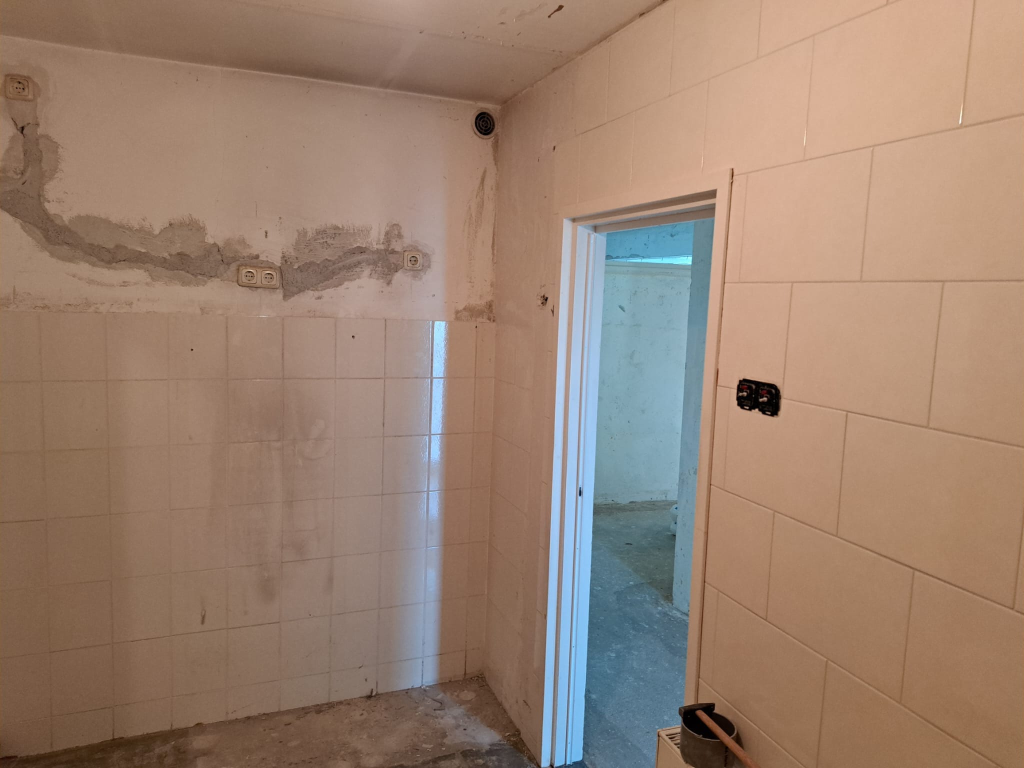 Stukadoor-Maastricht-Via-Regia-oude-muren-keuken-renovatie