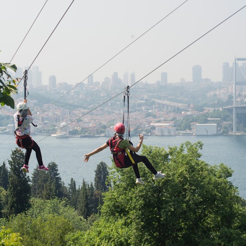 Damaing ang kilig ng adrenaline sa mga nakamamanghang tanawin ng Bosphorus Strait!