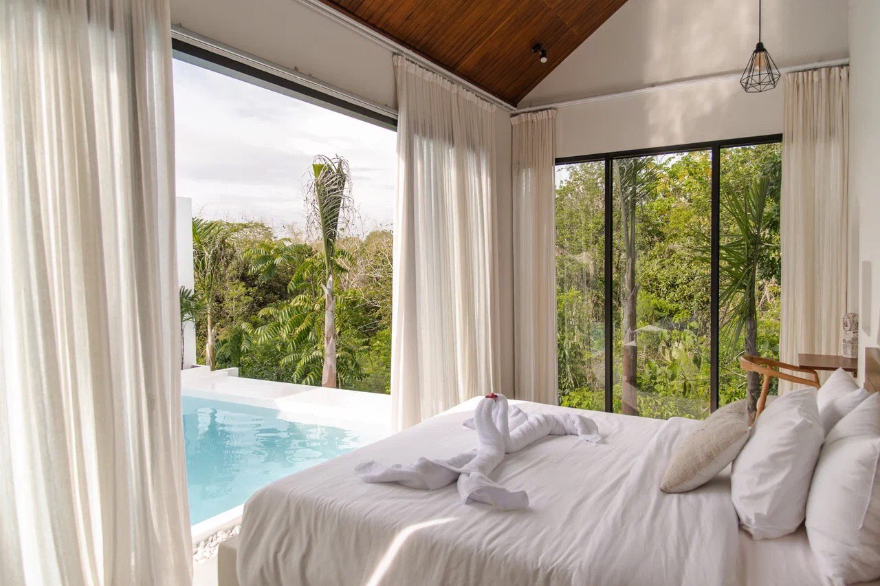 Completed 3- and 5-bedroom villas in a residential complex in Sanur, located just 6 minutes from the ocean