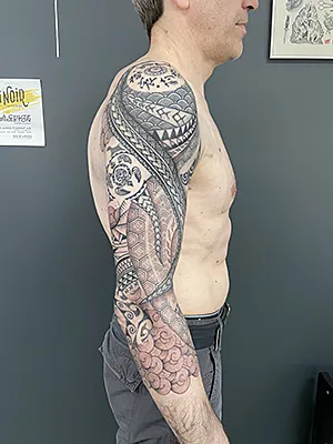 Tatouage ornemental par Alex Lalex — Grinoir Tattoo