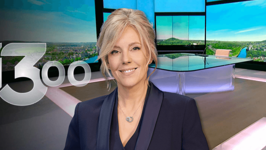 Woman Front Zoom Pose