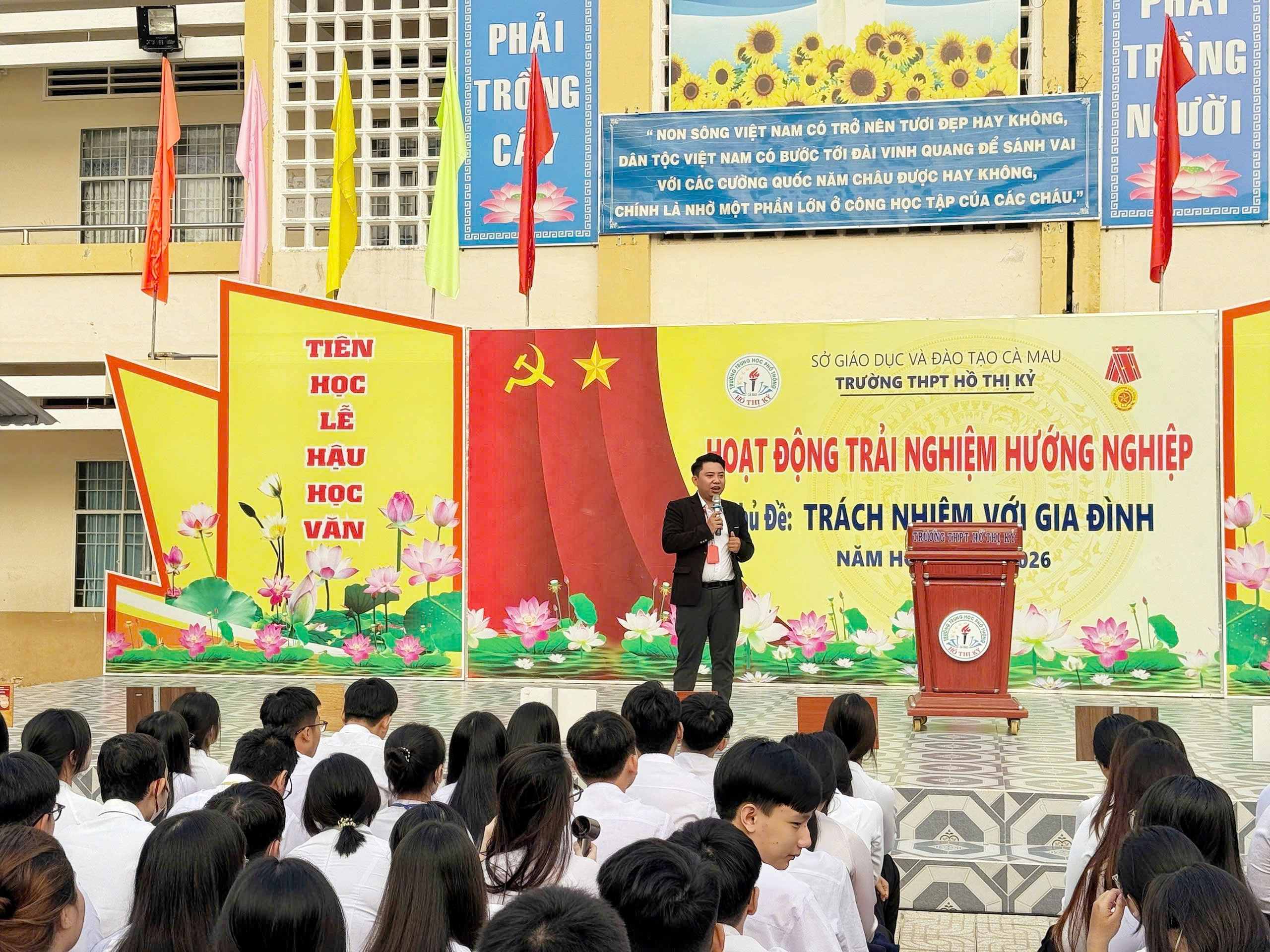 “Ngày hội hướng nghiệp” đến Cà Mau: gieo mầm ước mơ đến cực Nam Tổ quốc