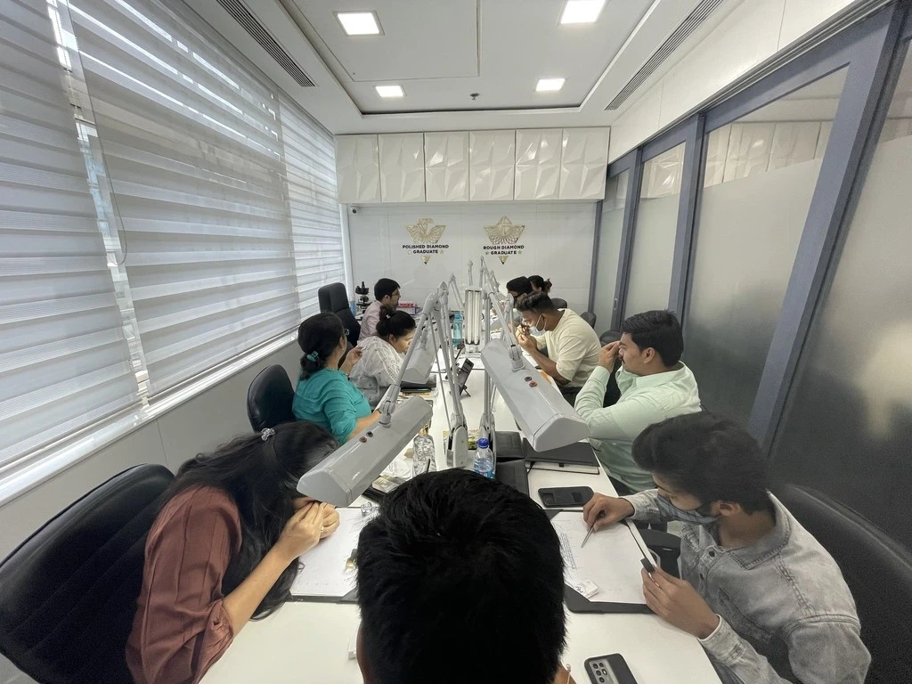 Clarity Grading & Sorting J K Diamonds Institute