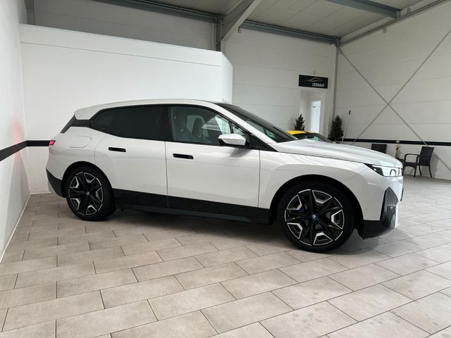 BMW iX 2022 WHITE Gebrauchtwagen - Galeriebild 4