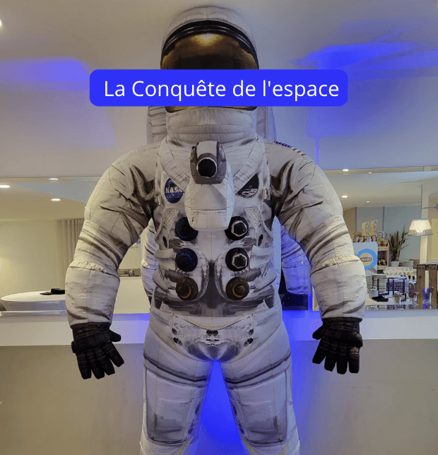 Décor animation et scénographie immersive thème espace cosmos pour soirée d’entreprise à Bordeaux