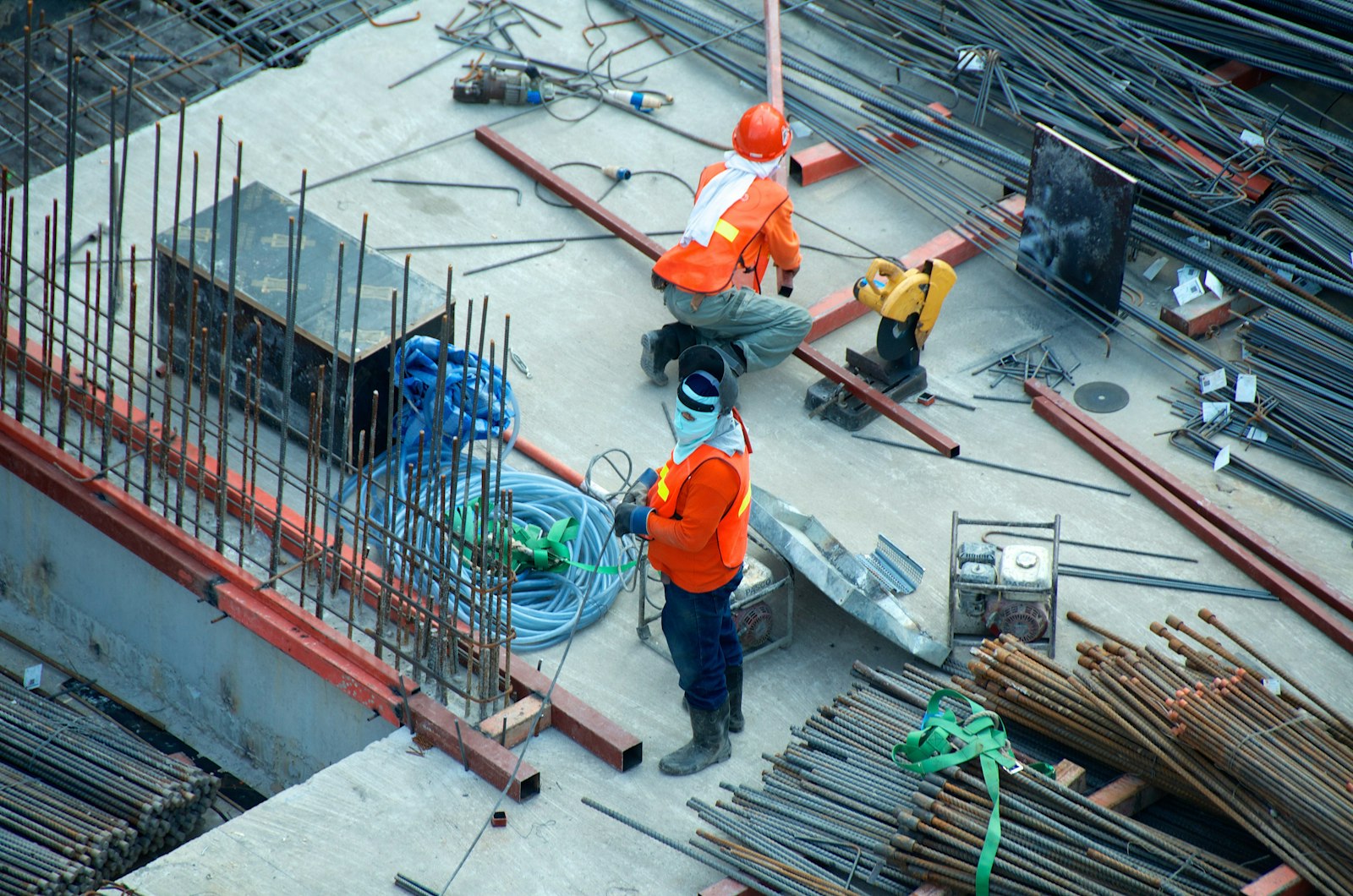 Construction crew billed per person in Pebb, not per job site in Homebase