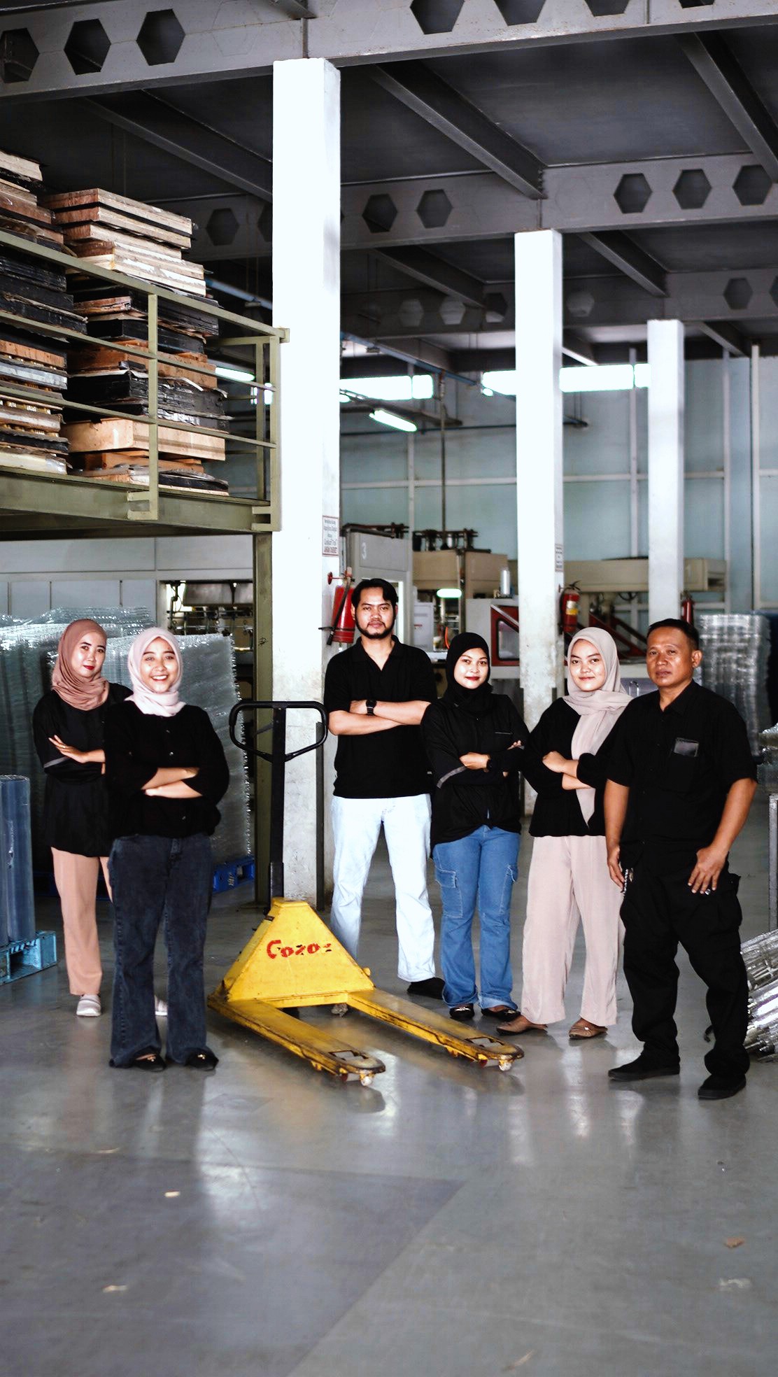 Para pekerja yang memberikan produksi kemasan plastik terbaik dari Formindo