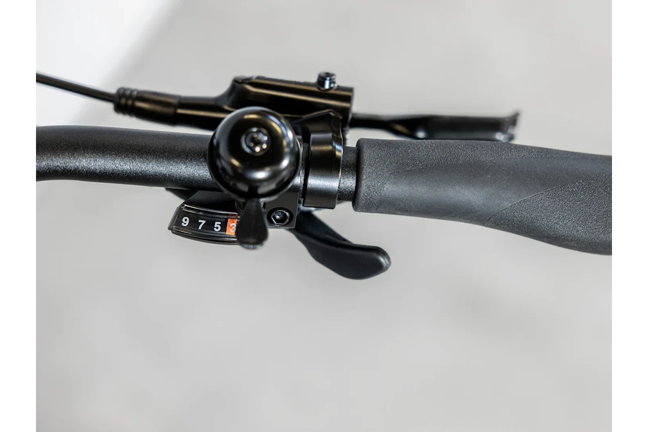 Trek Marlin+ 6  Dnister Black