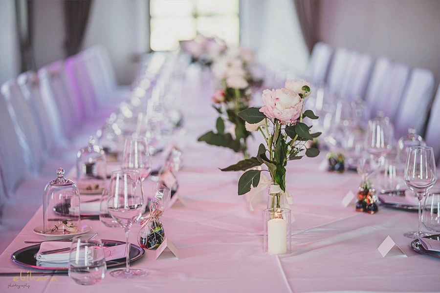 wolf-dietrich-saal_gedeckter-tisch-nahaufnahme