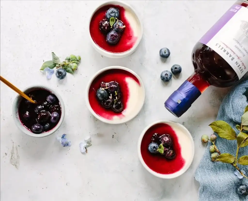 Seven Barrels Pana cotta lifestyle image