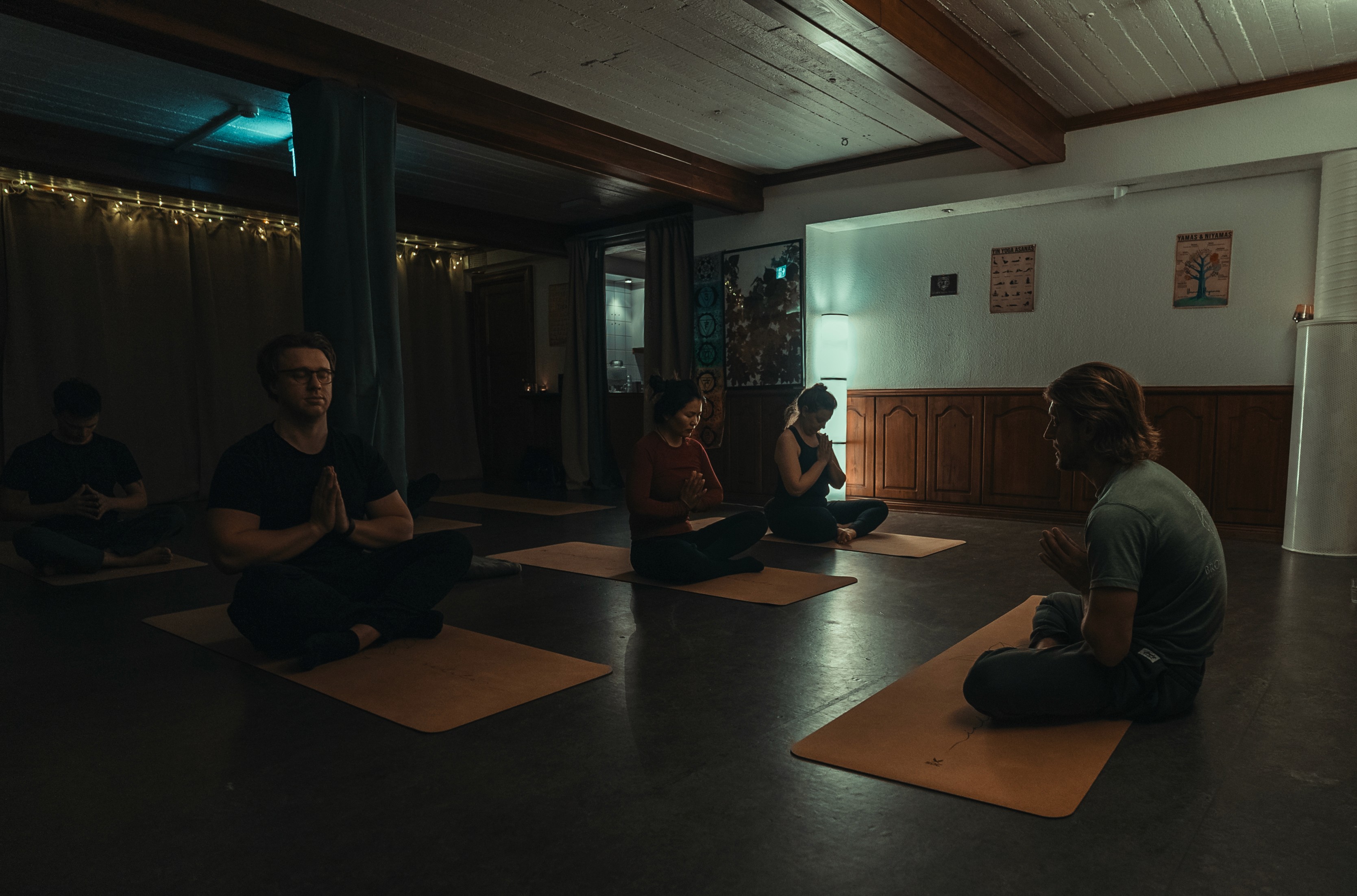 Yoga studio stockholm med pågående nidra kurs