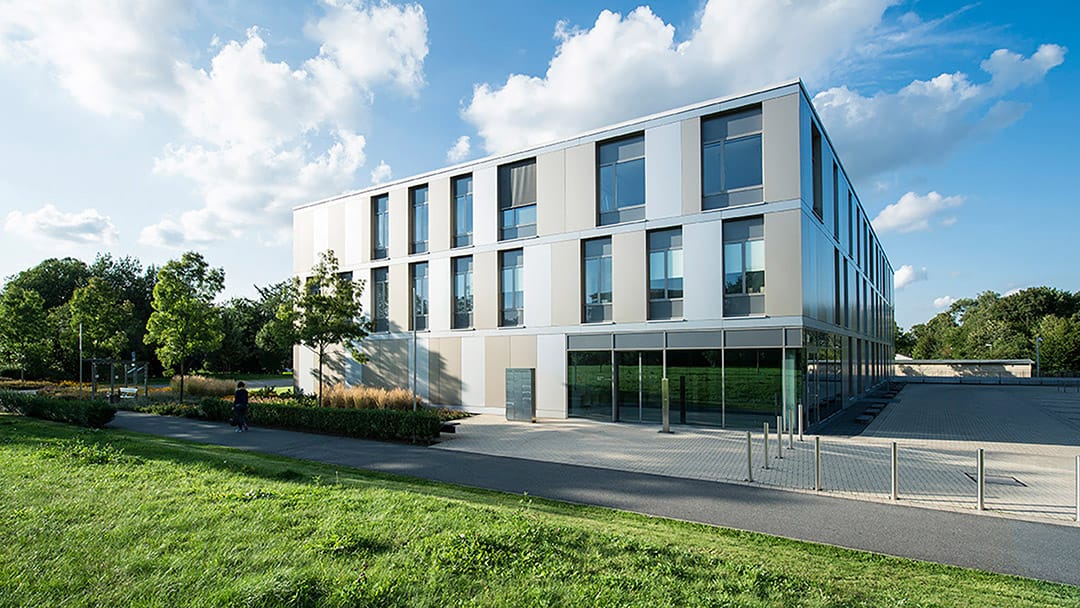 Eingang Ärztehaus Alfried-Krupp-Stiftung