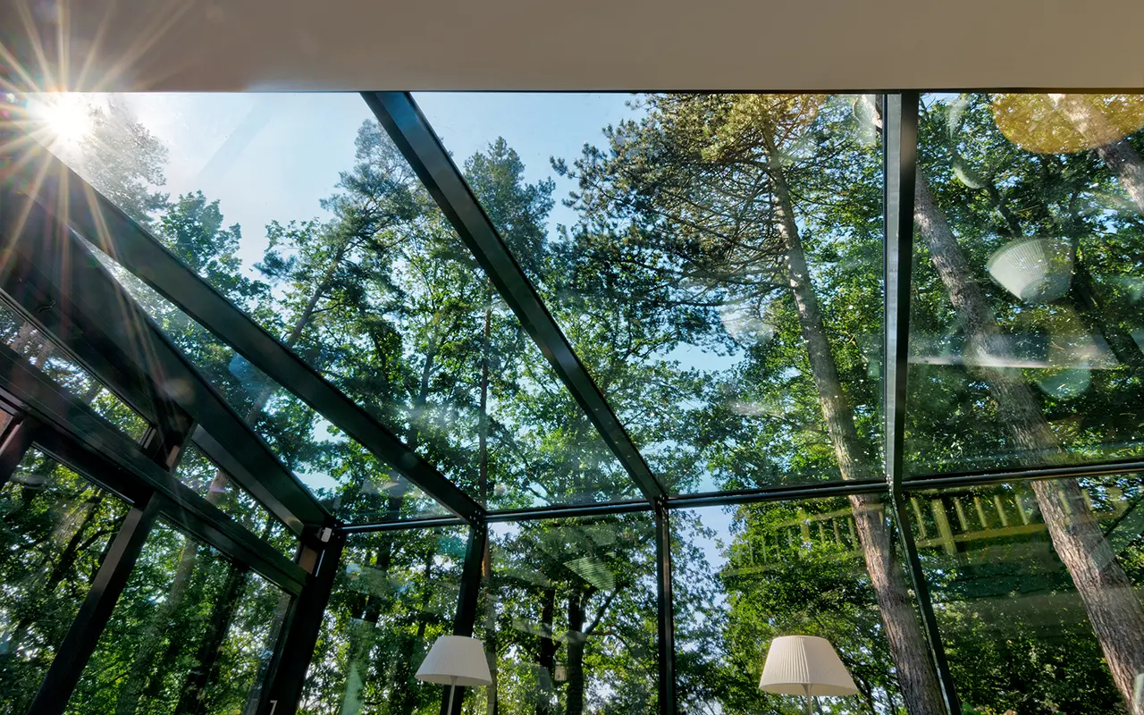 Bezrámové zasklení restaurace La Villa Zlín