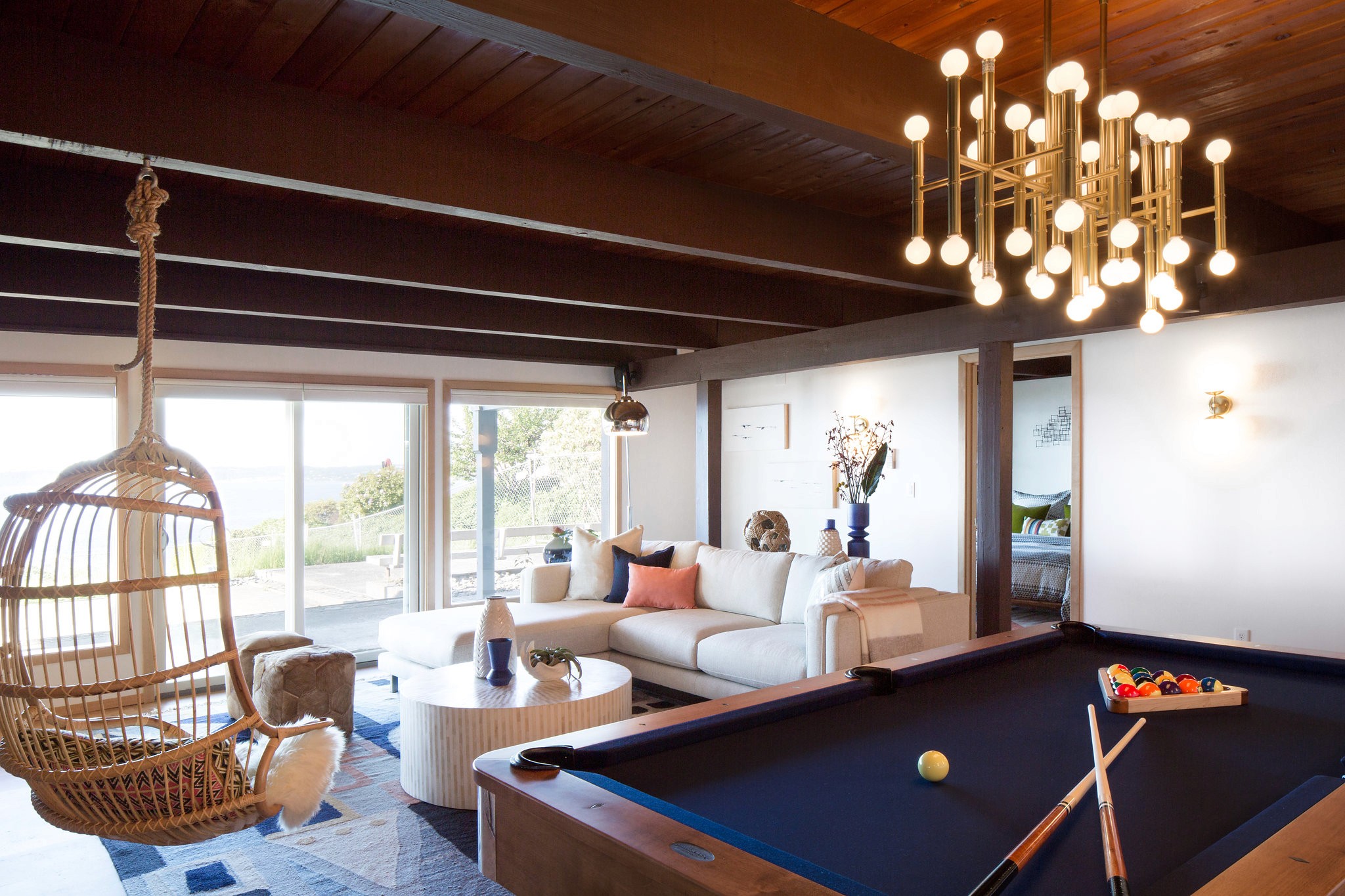Spacious Living Area - by Weaver Construction