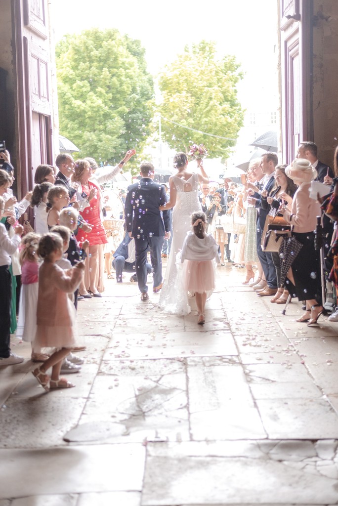 Album photo de luxe — French wedding photographer Paris — luxury wedding book France — Maison Elion — relique photographique rare — fragment intemporel — rituel artistique — photographe mariage haut de gamme — Seine-et-Marne 77 — album mariage bespoke sur mesure — timeless photography France — image symbolique — luxury French wedding photography