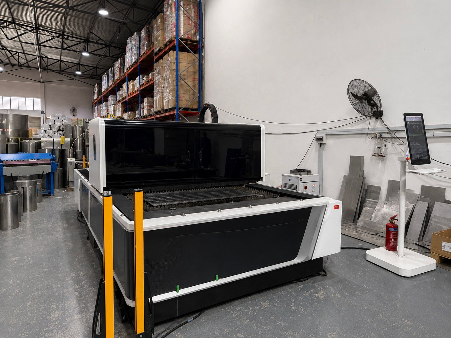 CNC cutting machine for precision metal work
