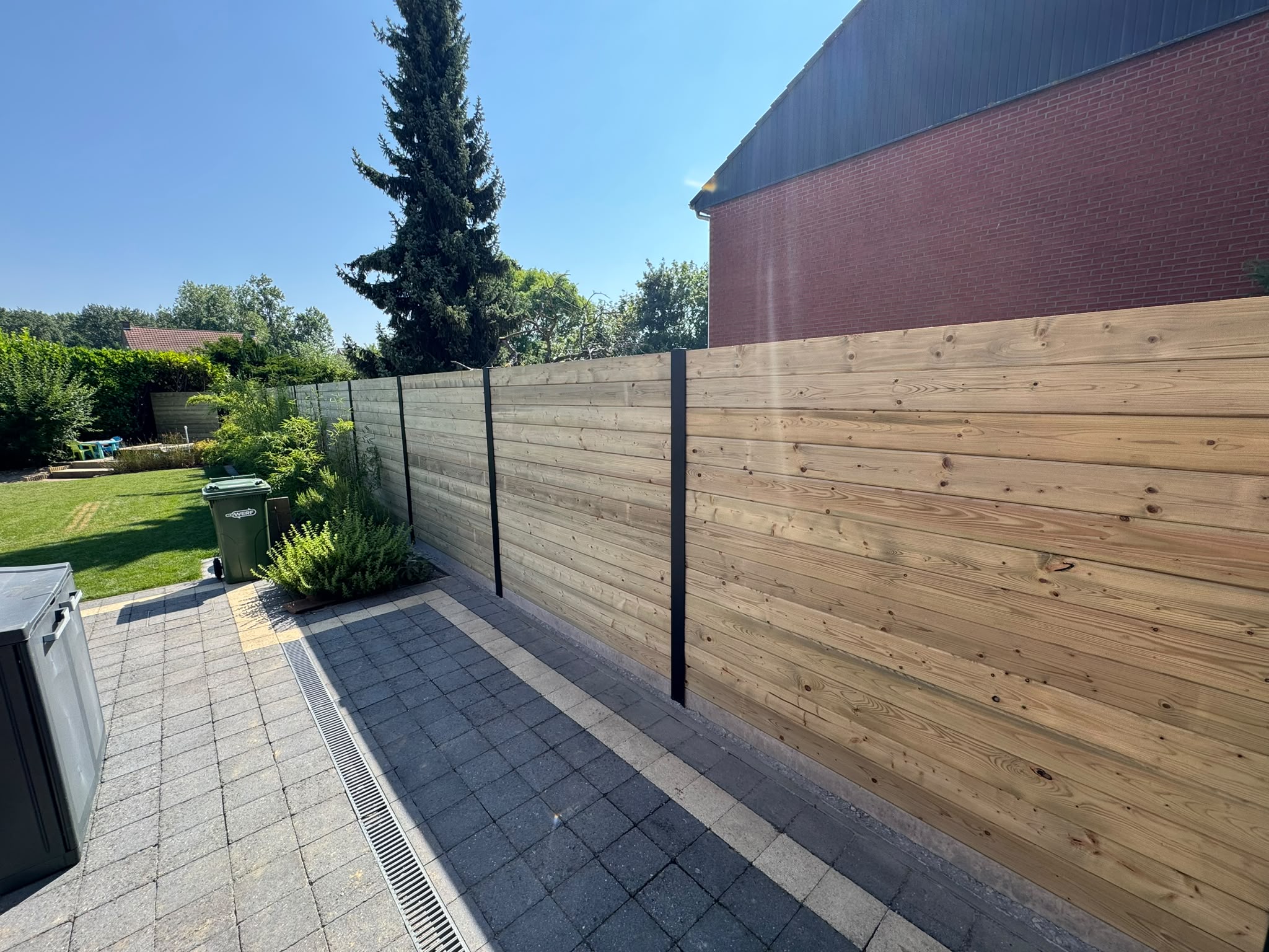 Moderne houten tuinschermen