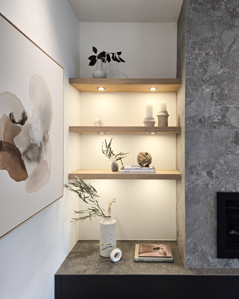Image of Modern interior design featuring KHD Homes' expert construction and layout design with stylish furniture and decor.