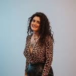 Blanca Muela, copywriter y experta en ventas, retrato profesional representando marca personal y comunicación estratégica.