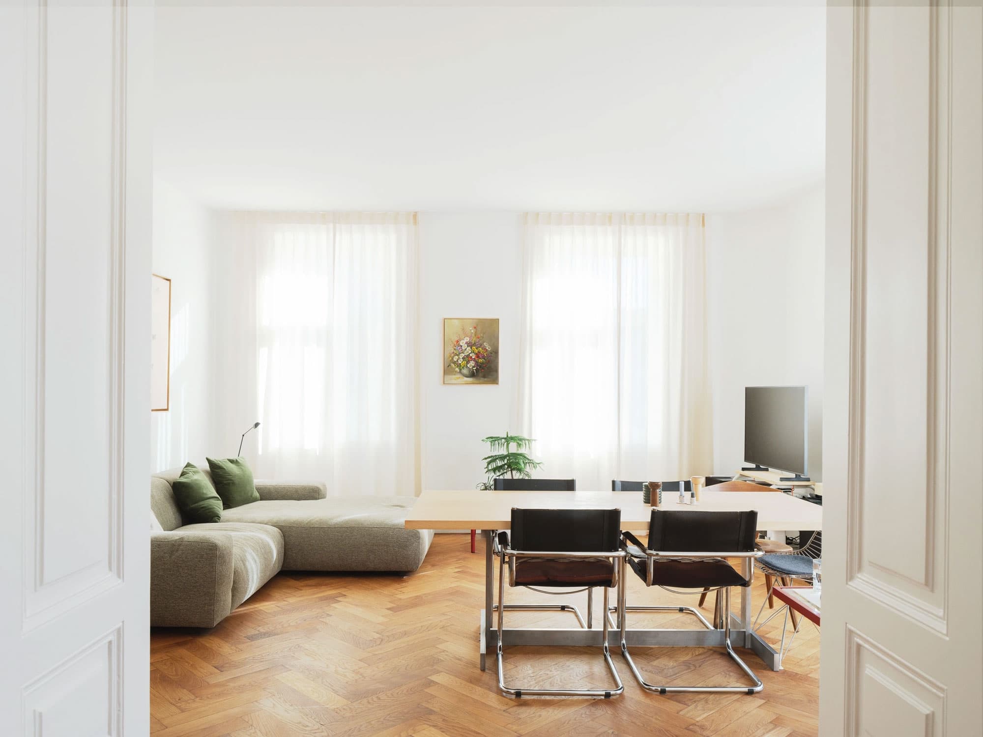 Moderne abaton Deckenkühlung für angenehme Raumkühlung ohne Klimaanlage in einem Wohnraum