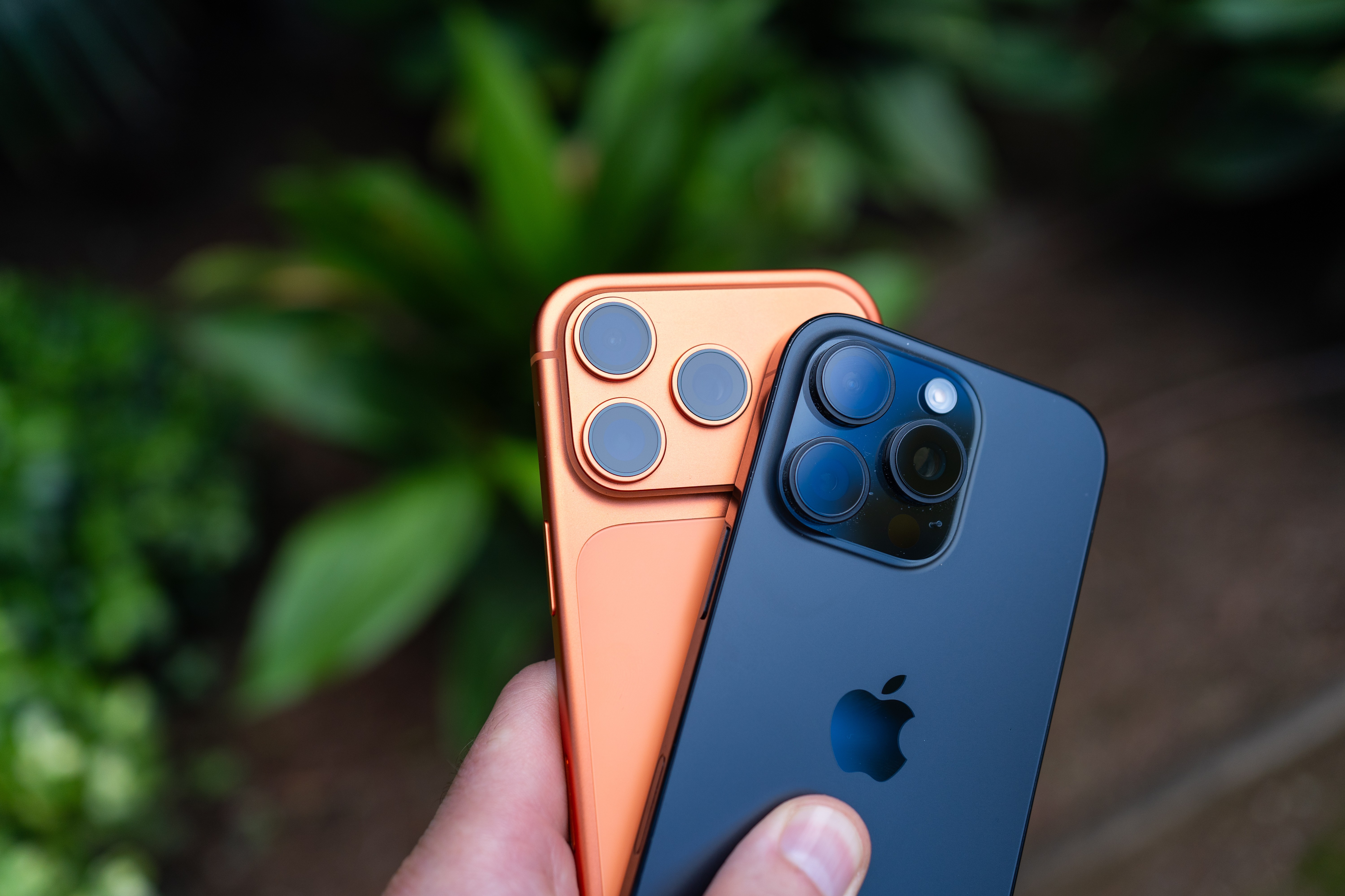 iPhone17 e iPhone16 pro max juntos.