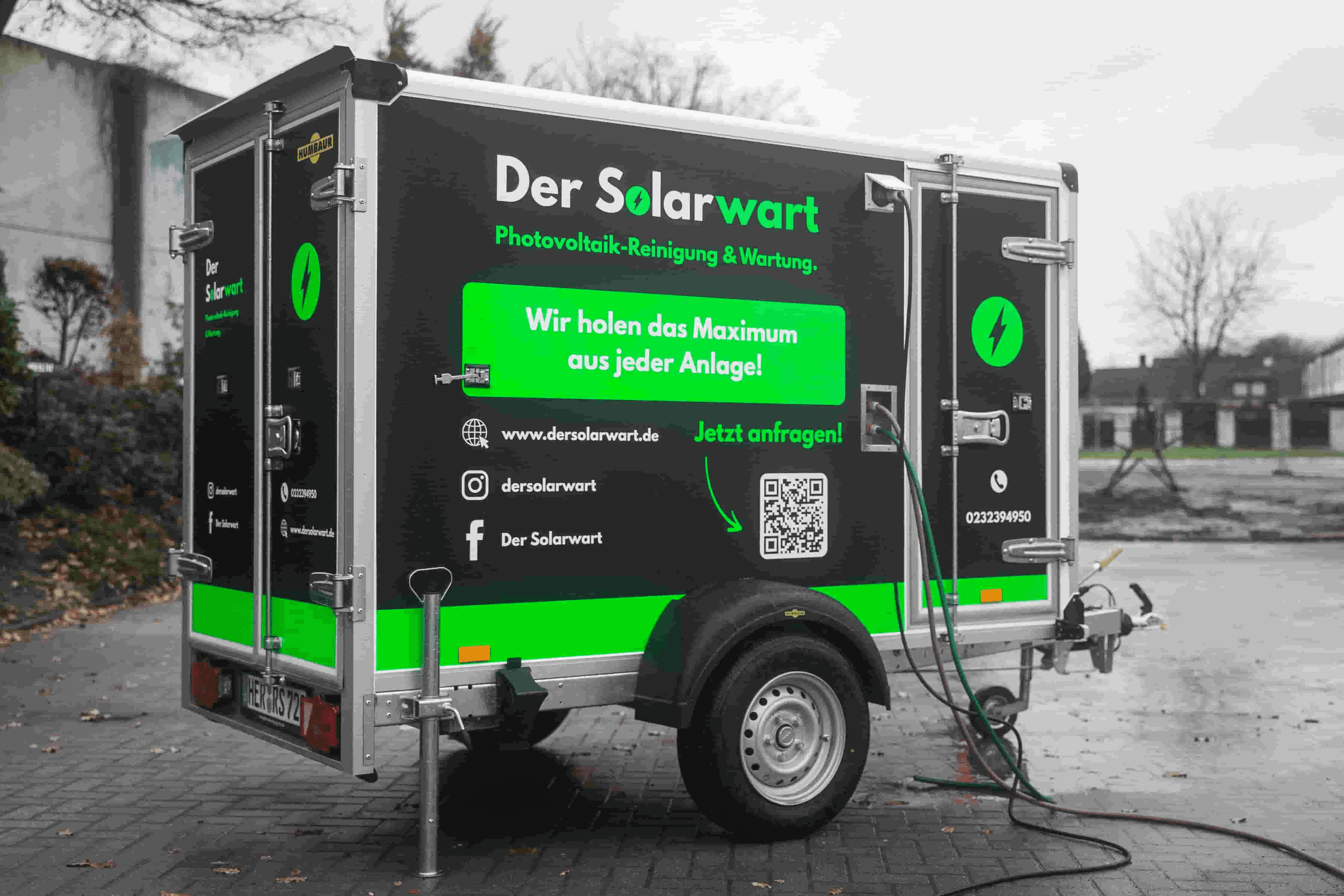 Trailer zur Osmose-Reinigung von PV-Anlagen