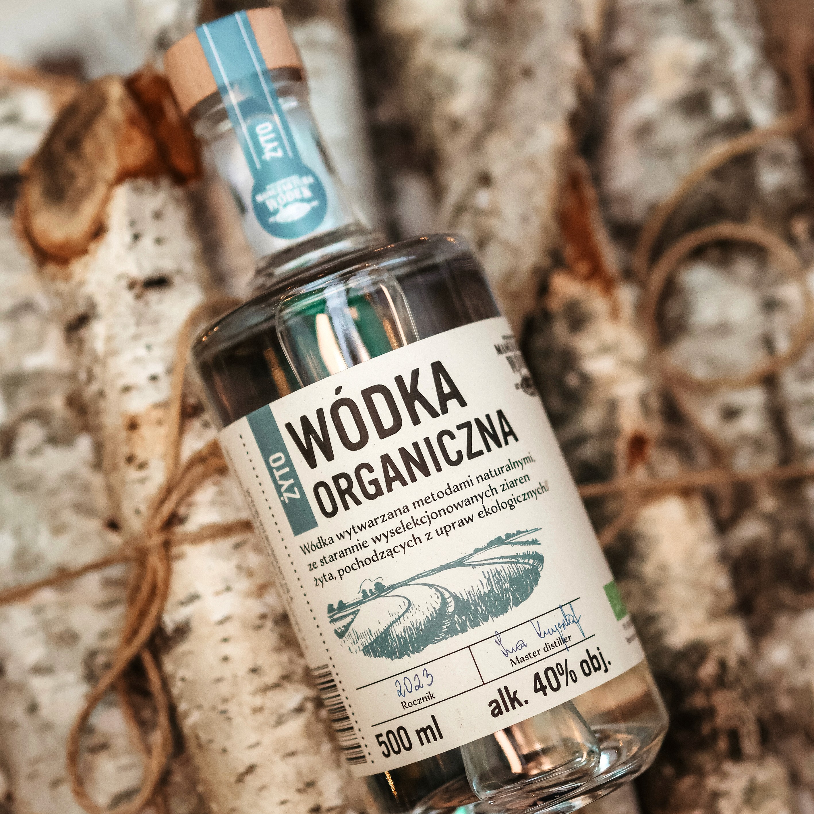 Wódka organiczna - zdjęcie wizerunkowe - projekt : Maja Żądło | Kreaturka