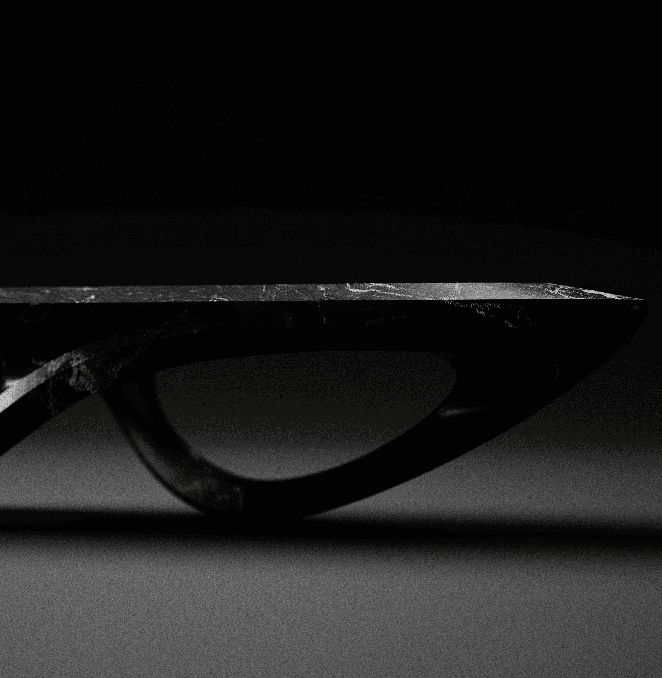 arya-safavi-reverb-table-studio-black-photoshoot