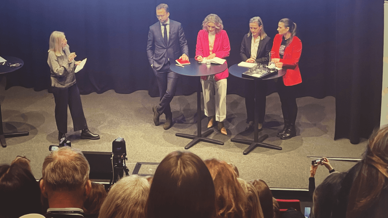 Ellen Strålberg-Tekn.r., Nikolai Astrup-stortingsrep.(H), Karianne Tung-dig.minister(A), Line Coll-dir.Datatilsynet, Elisabet Haugsbø-president Tekna.