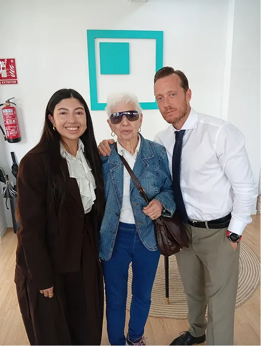 El equipo de Konte y Charo el día de la venta de su casa en Hortaleza