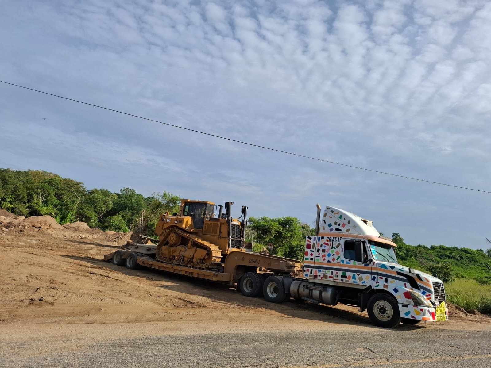 Servicio de fletes para transporte de maquinaria pesada en construcción