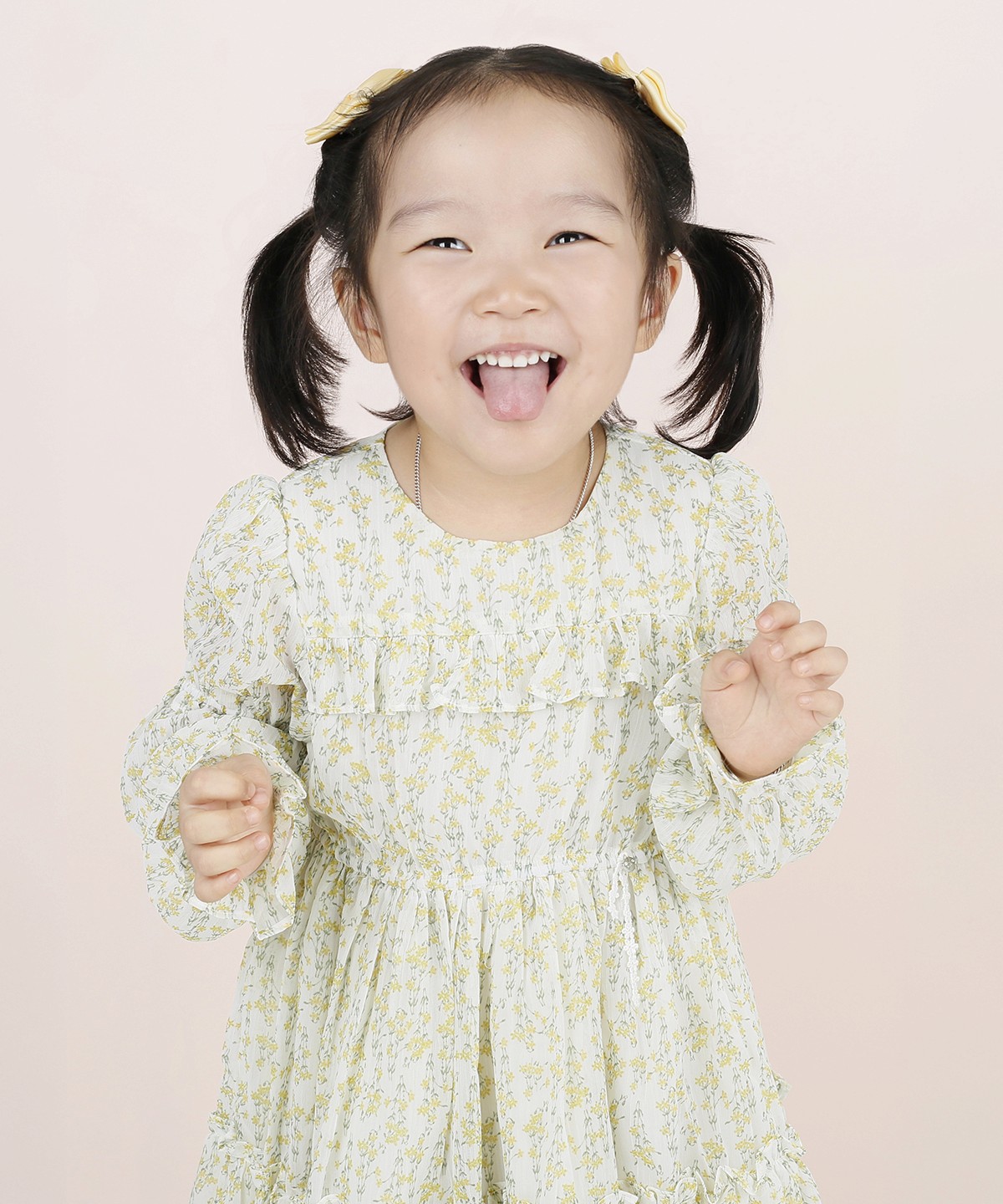 성남 어린이 컨셉사진 인생9컷 촬영 후기 | 로그스튜디오가 담아낸 두 가지 배경지의 9가지 귀여운 표정