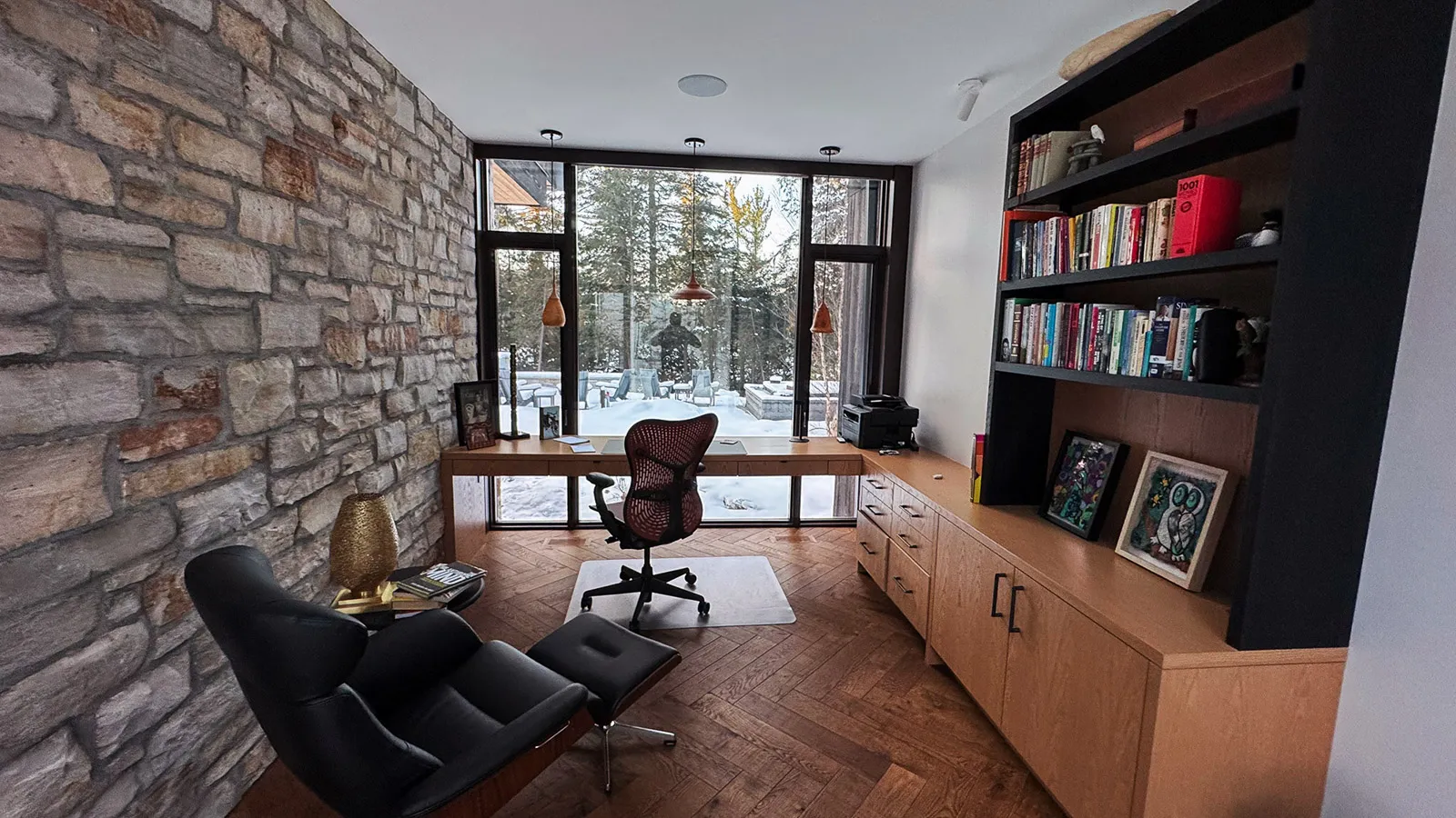 High-end office furnishings in a luxury cottage primary suite.