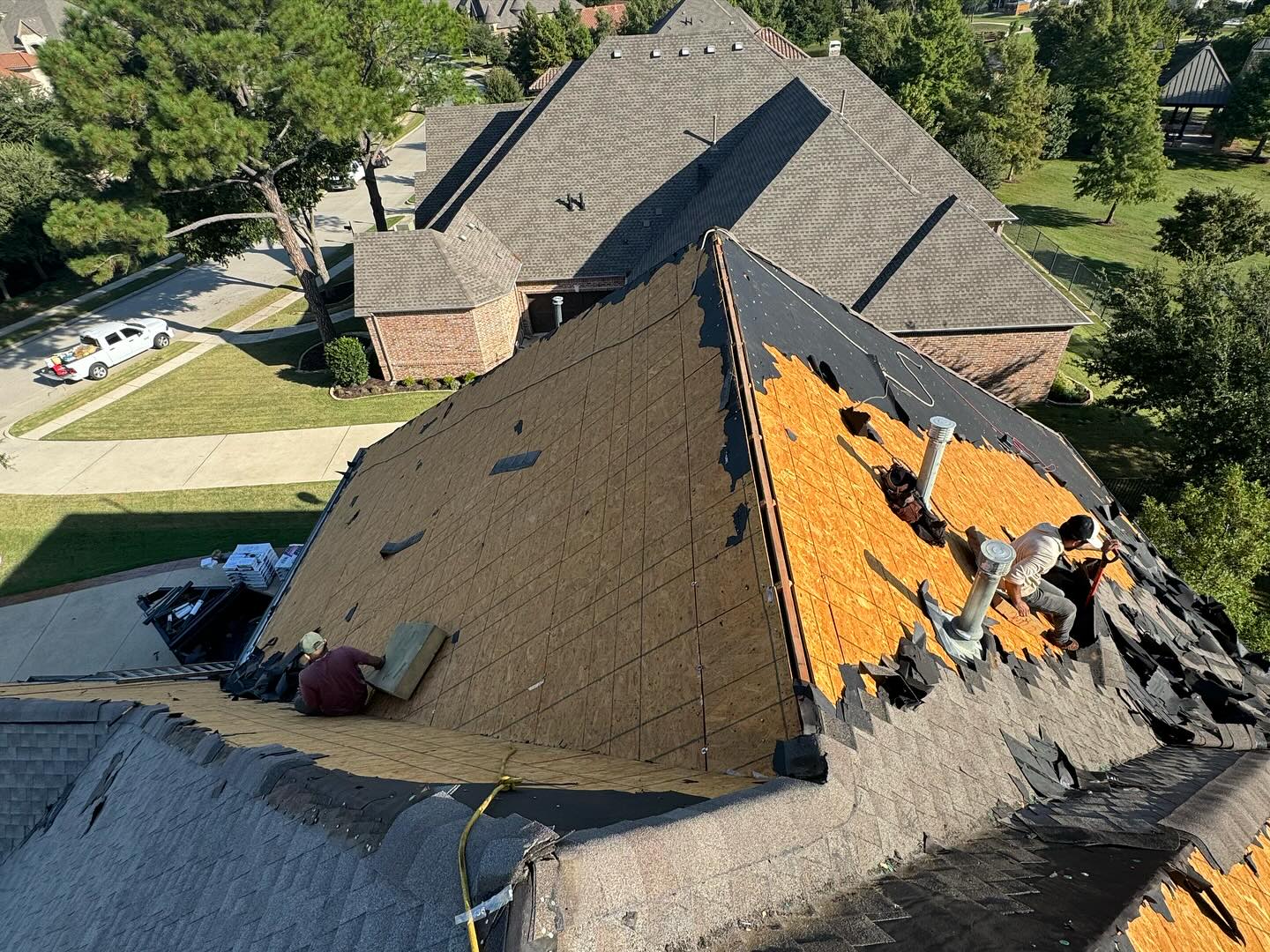 Le Construction Roof Reapair, Insurance Claim, Storm Damage, roof repair near me