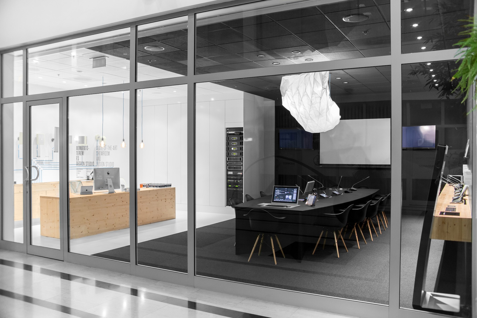 avio showroom_showroom_kroki studio