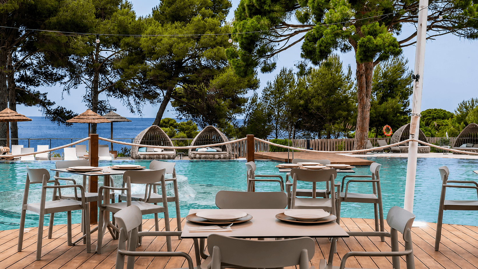 Exclusive resort restaurants
