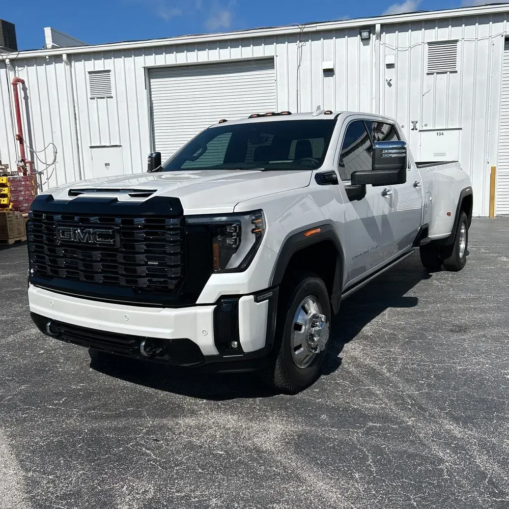 Vehicle preview photo