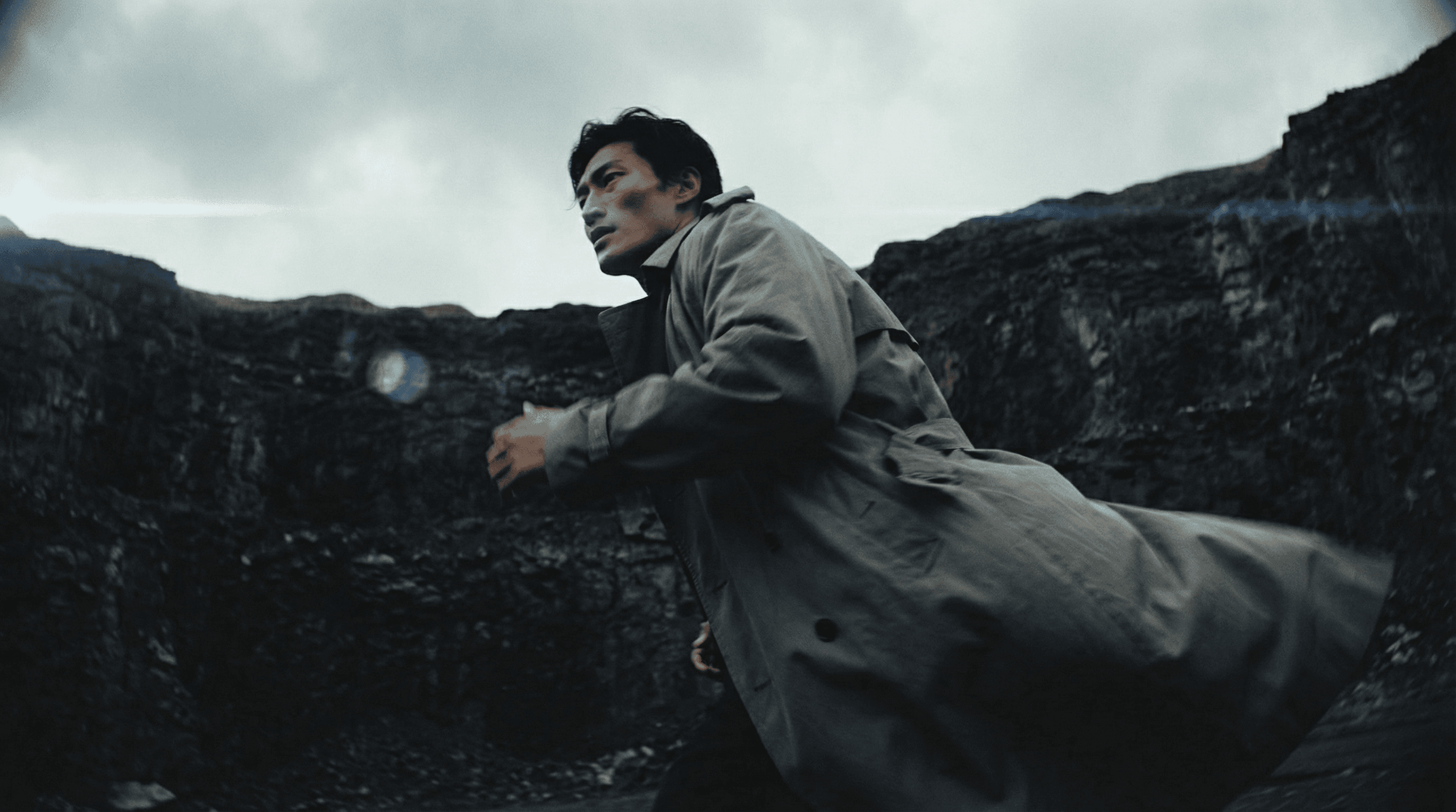 Technical streetwear fabric in high-speed flux, Motion vector preservation, Kinetic draping simulation, Future of Fashion, Engineered by Aventi