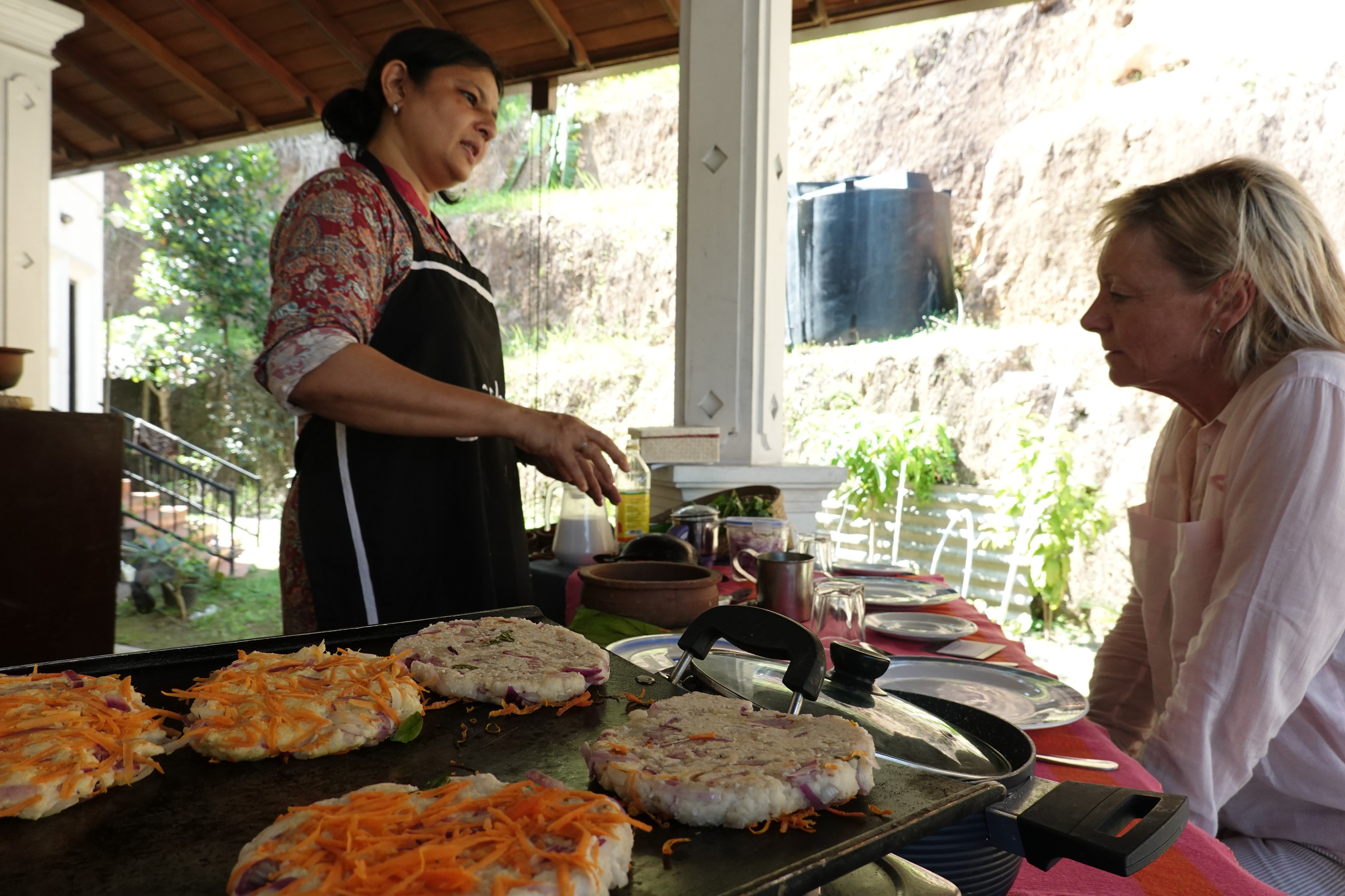 traditional sri lankan meal served after cooking Experience 
