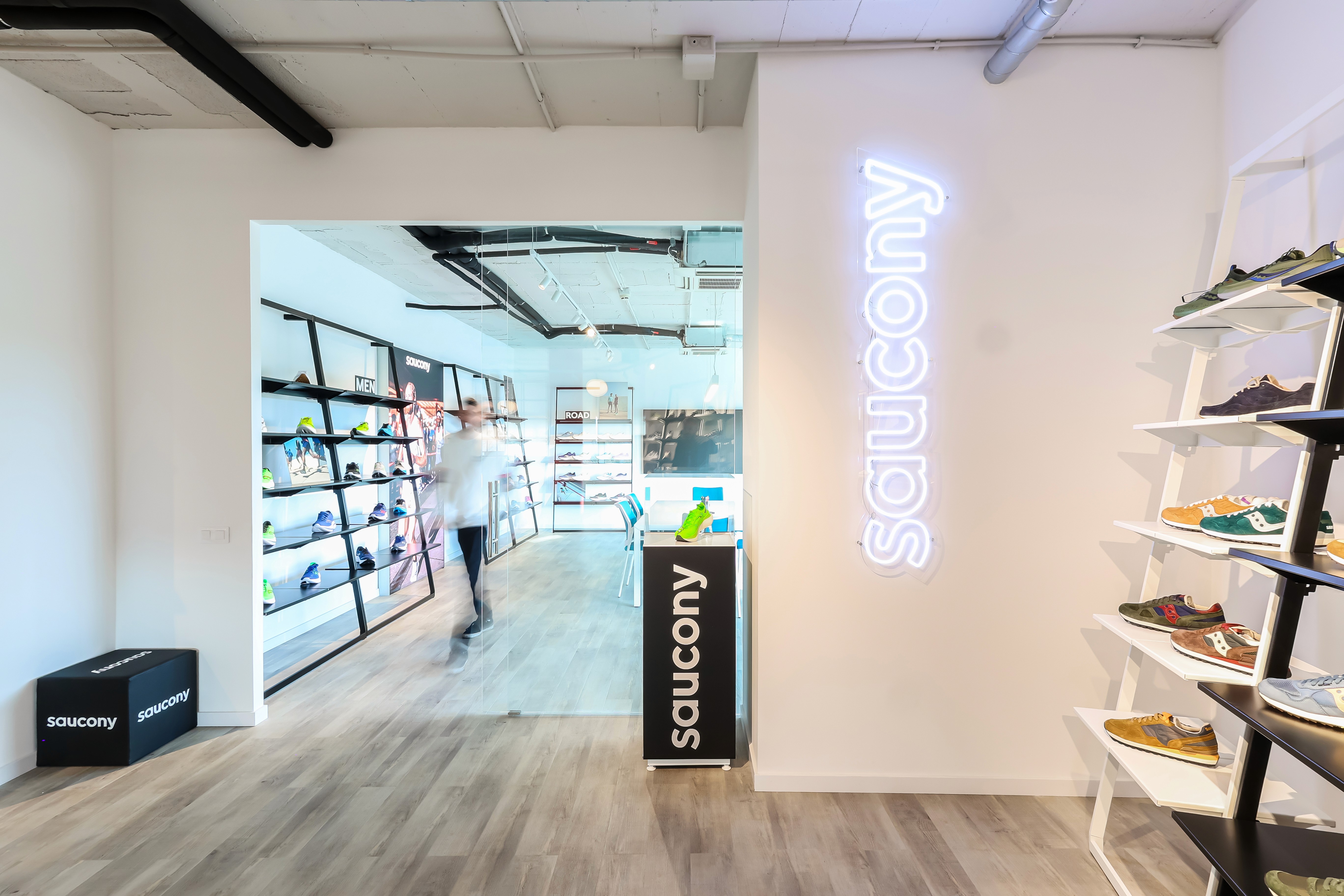 Soucony Showroom Design