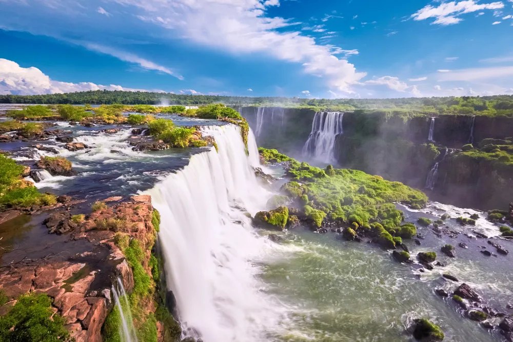 Cataratas do Iguaçu com vista panorâmica das quedas d’água