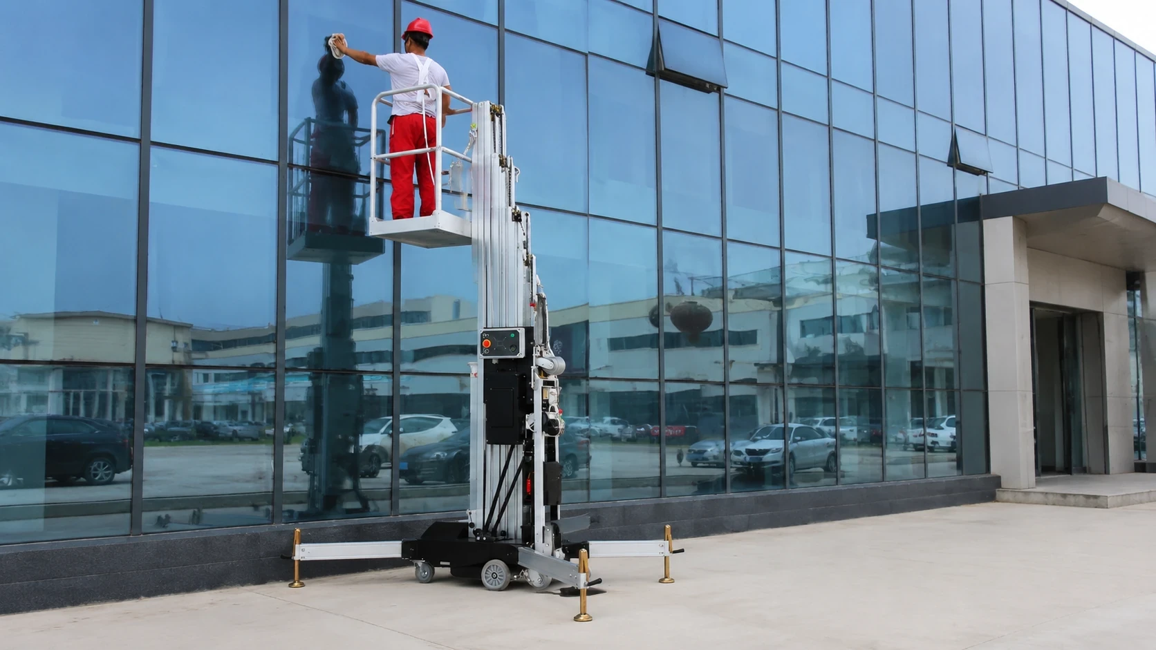 WIZPLUS Single Mast Lift Platform Facility Maintenance