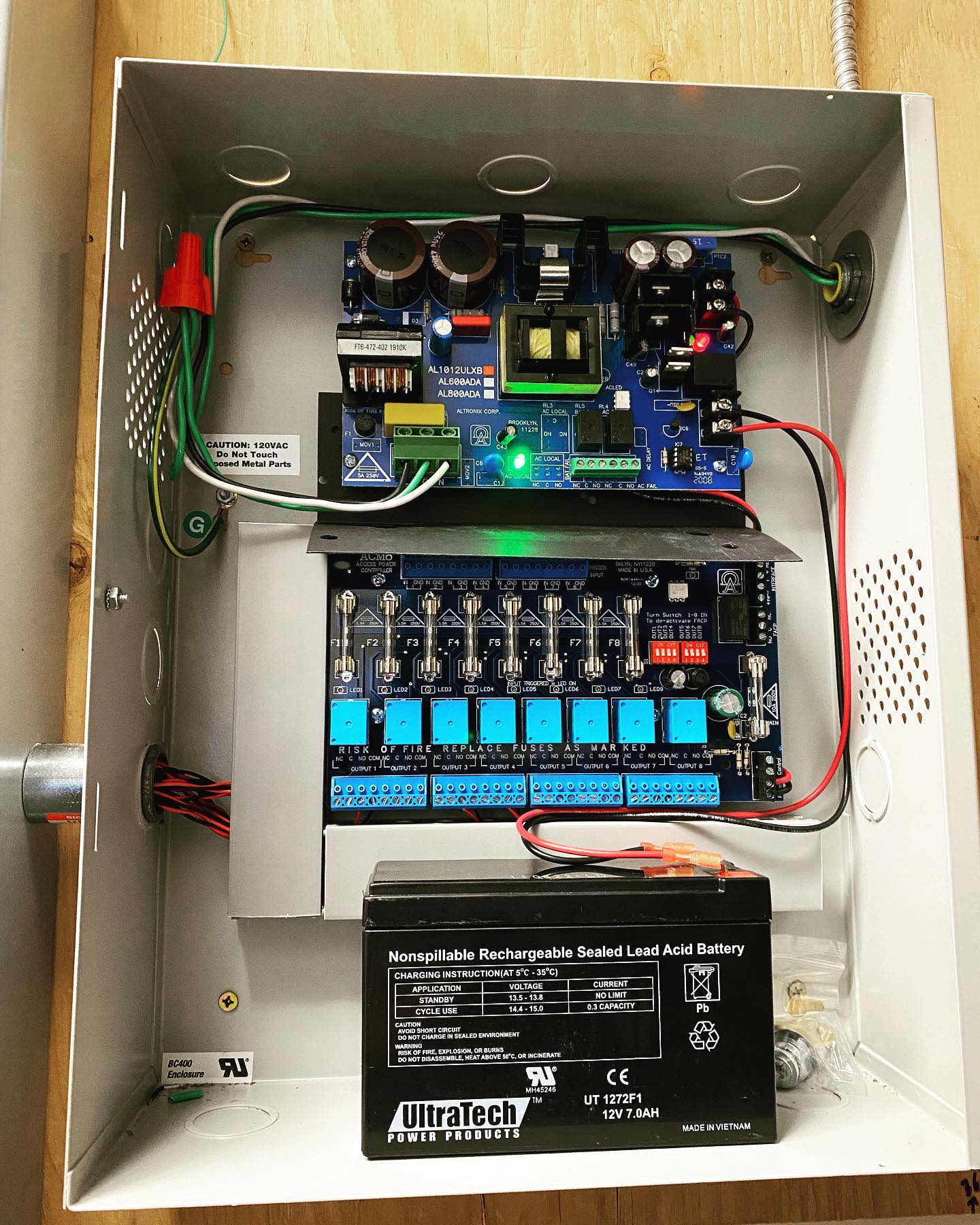 altronix 8 door power supply