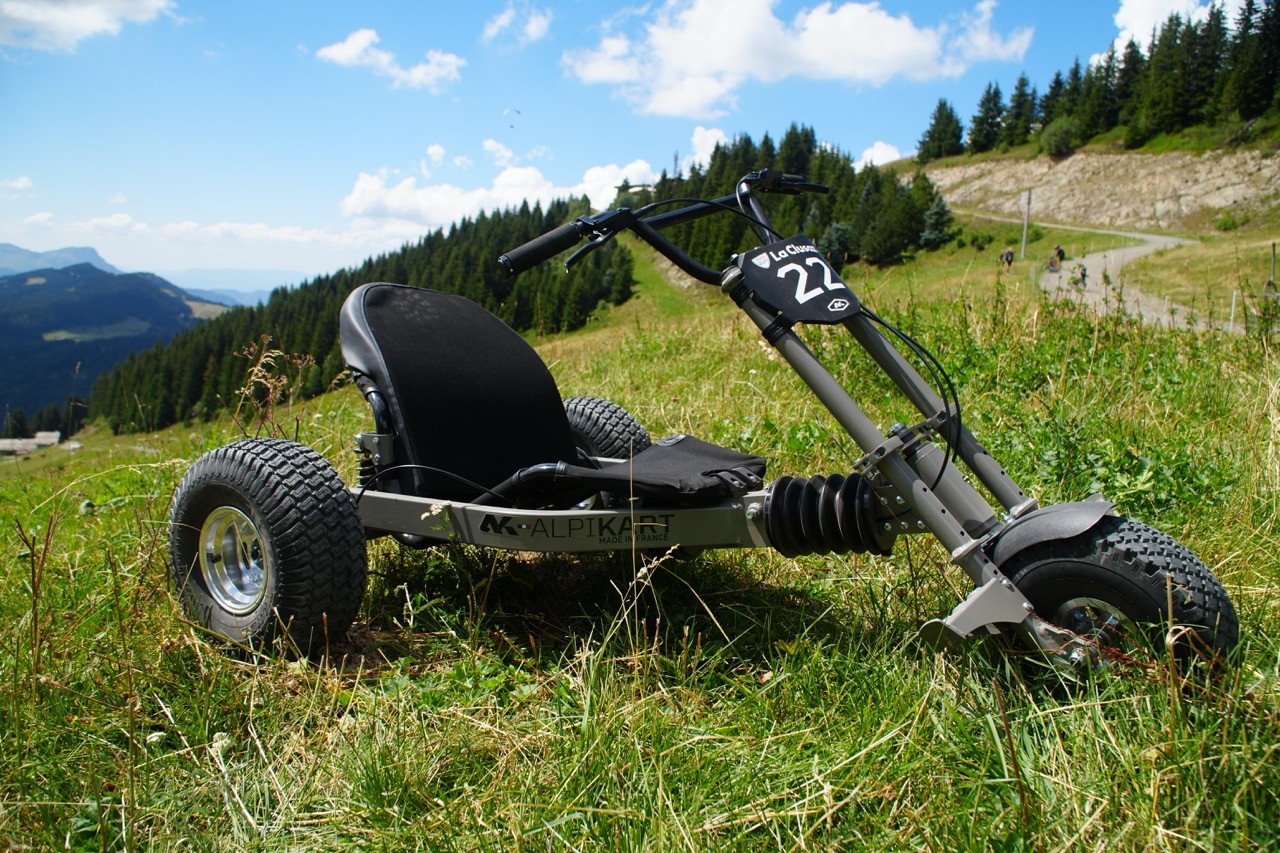 Vue de coté d'un Alpikart
