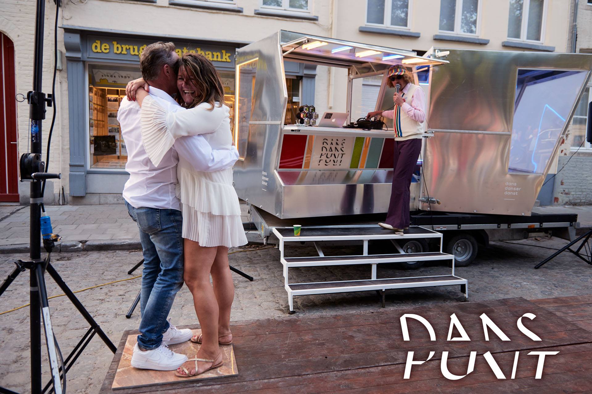 Dj booth partystarter mobiele theaterinstallatie